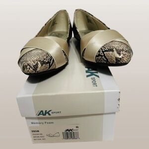 Anne Klein Sport Women’s Oalise Pointed Toe Flats 9.5 M